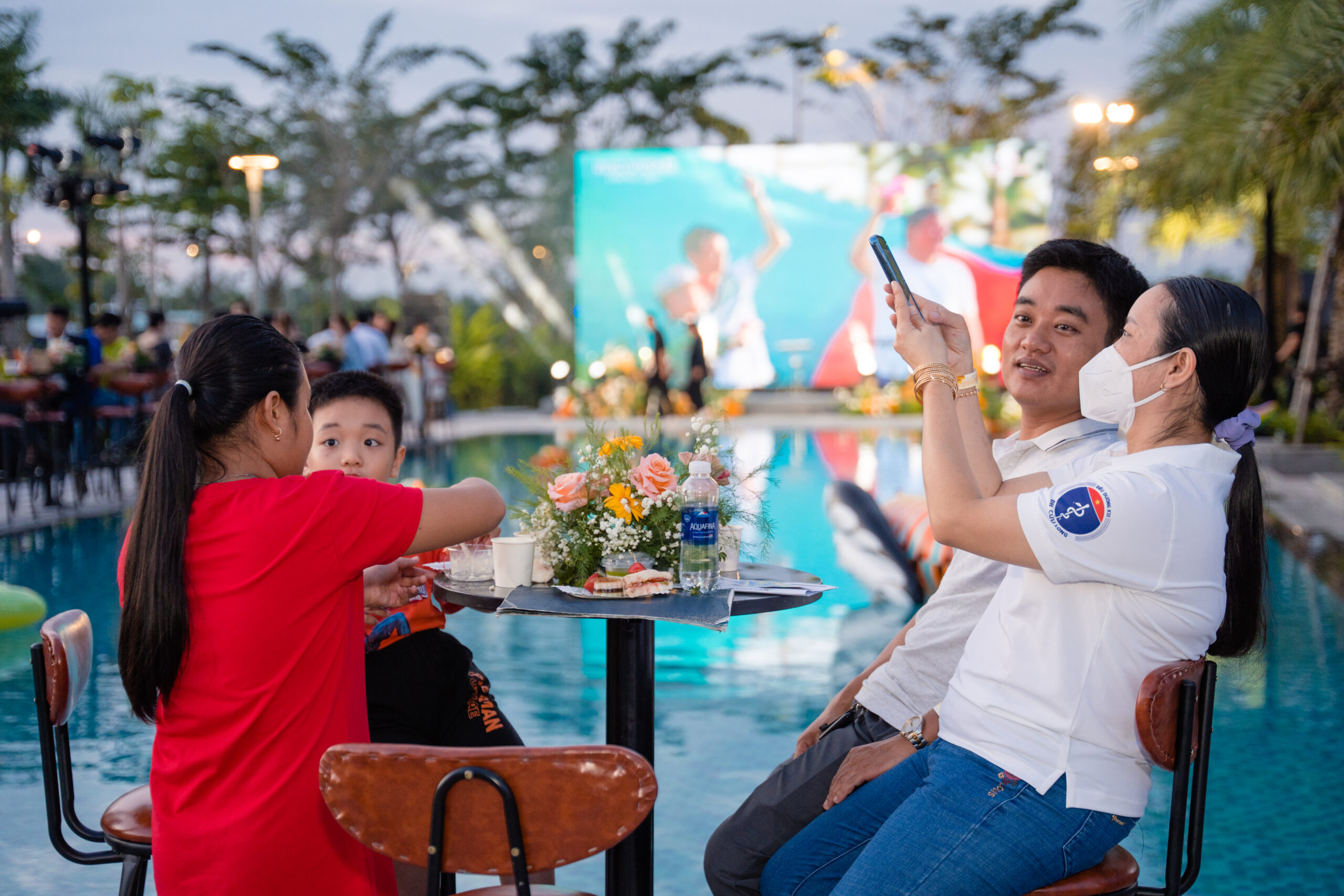 Thưởng thức hoàng hôn bên hồ tại Nam Long II Central Lake Thưởng thức hoàng hôn bên hồ tại Nam Long II Central Lake